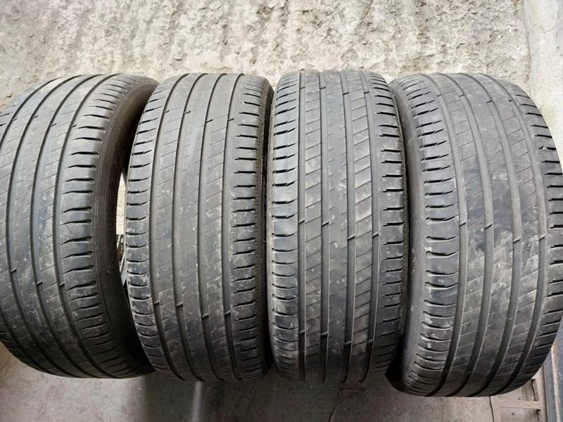 Гуми Летни 235/55R19, снимка 1 - Гуми и джанти - 36800494