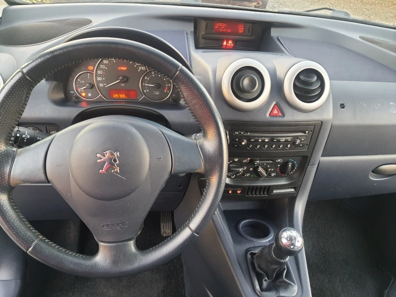 Peugeot 1007 1.4, снимка 9 - Автомобили и джипове - 37748667