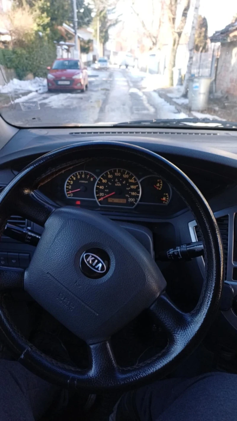 Kia Carens, снимка 9 - Автомобили и джипове - 48902373