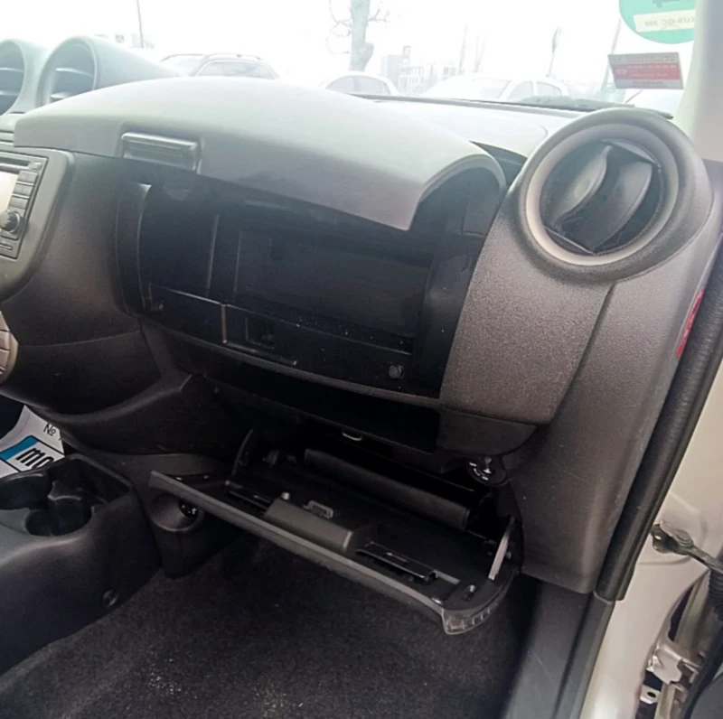 Nissan Micra 1.2i/siti, снимка 15 - Автомобили и джипове - 48970512