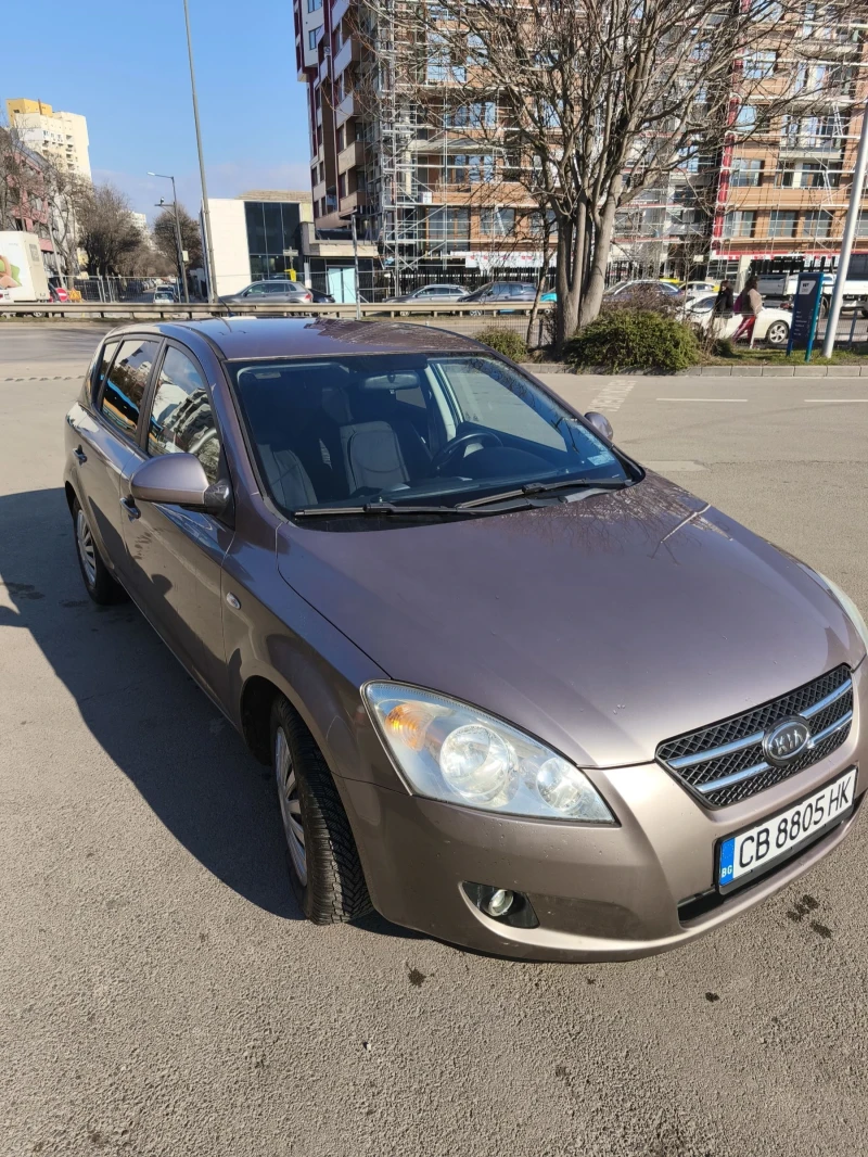 Kia Ceed 2.0 с газ , снимка 1 - Автомобили и джипове - 48982195