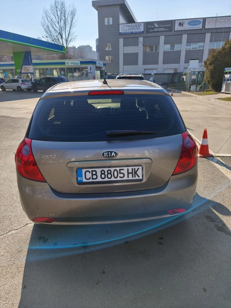 Kia Ceed 2.0 с газ , снимка 17 - Автомобили и джипове - 48982195