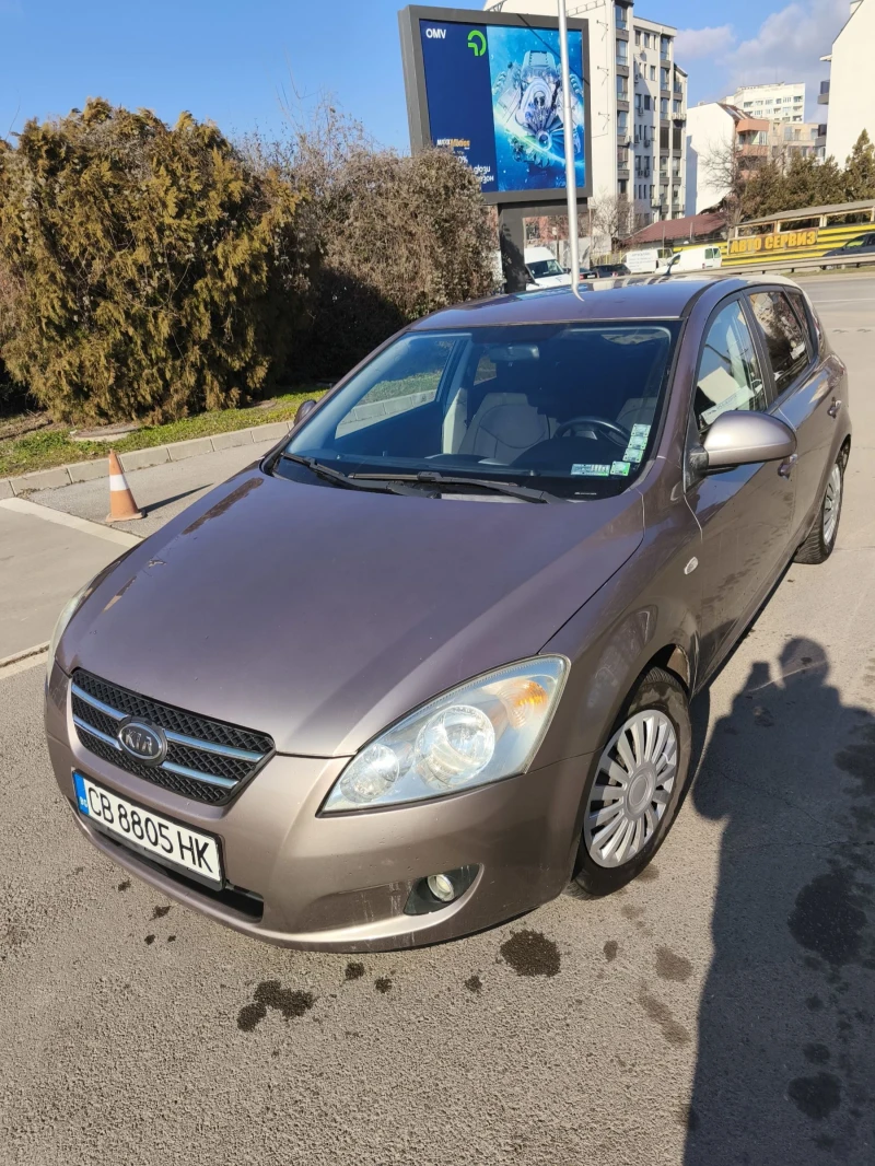 Kia Ceed 2.0 с газ , снимка 11 - Автомобили и джипове - 48982195