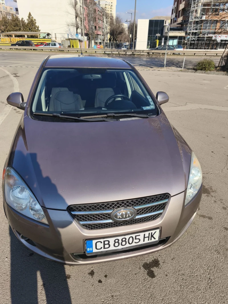 Kia Ceed 2.0 с газ , снимка 15 - Автомобили и джипове - 48982195