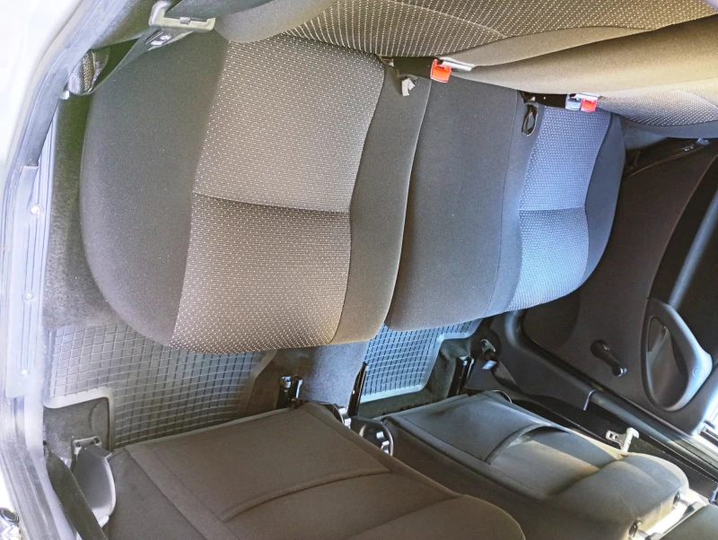 Lada Kalina 1.4, снимка 15 - Автомобили и джипове - 51480137