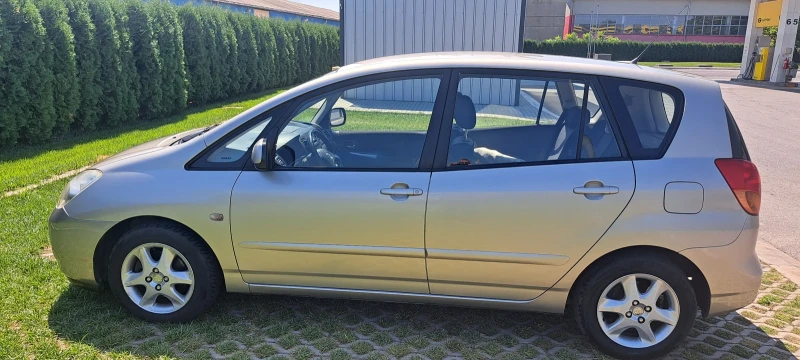 Toyota Corolla verso, снимка 3 - Автомобили и джипове - 52380625