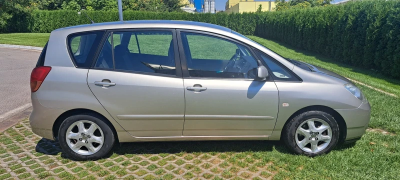 Toyota Corolla verso, снимка 4 - Автомобили и джипове - 52380625