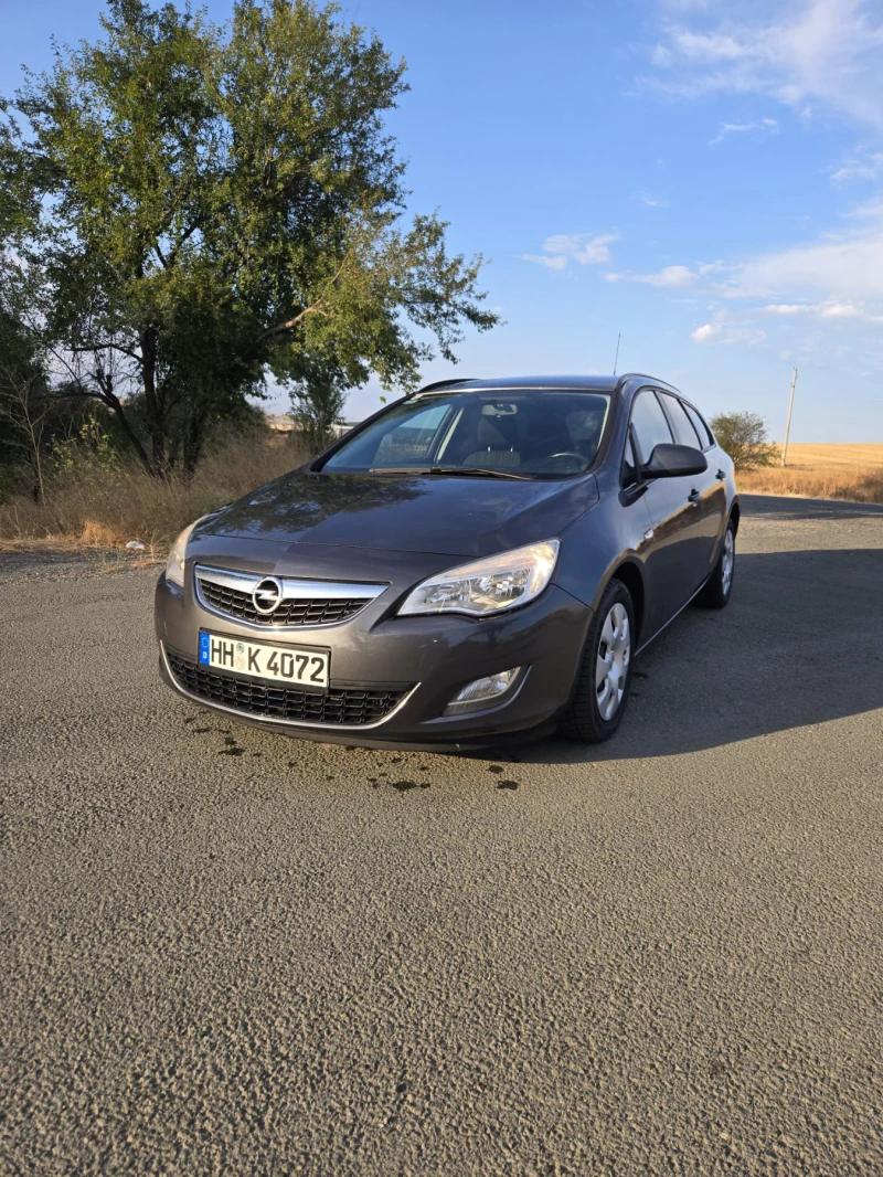 Opel Astra J 1.3CDTI , снимка 3 - Автомобили и джипове - 52378132