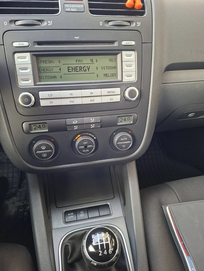 VW Golf 1.9TDI  (105кс), снимка 6 - Автомобили и джипове - 52839744