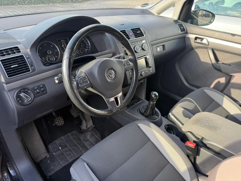 VW Touran, снимка 5 - Автомобили и джипове - 52919844