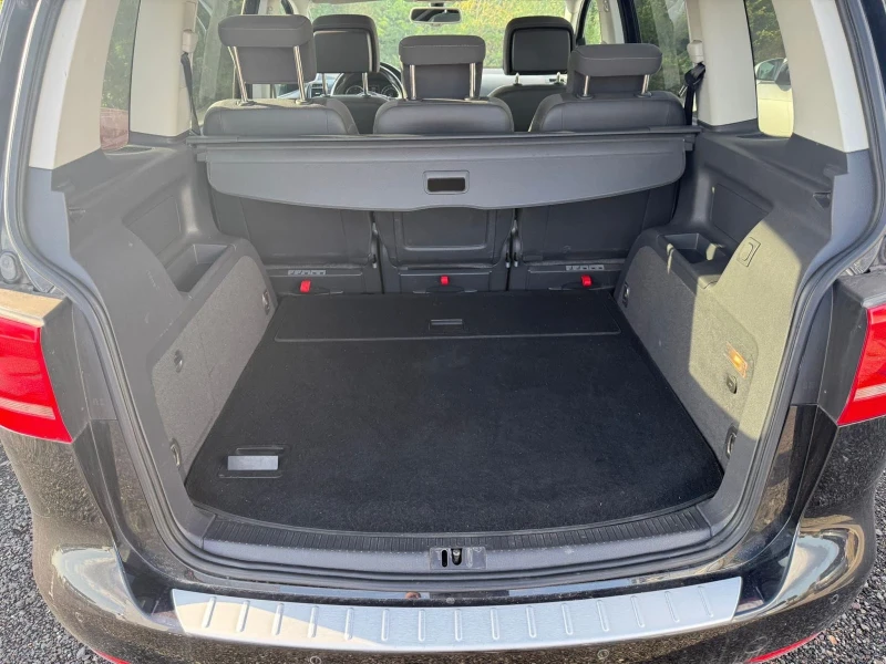 VW Touran, снимка 6 - Автомобили и джипове - 52919844