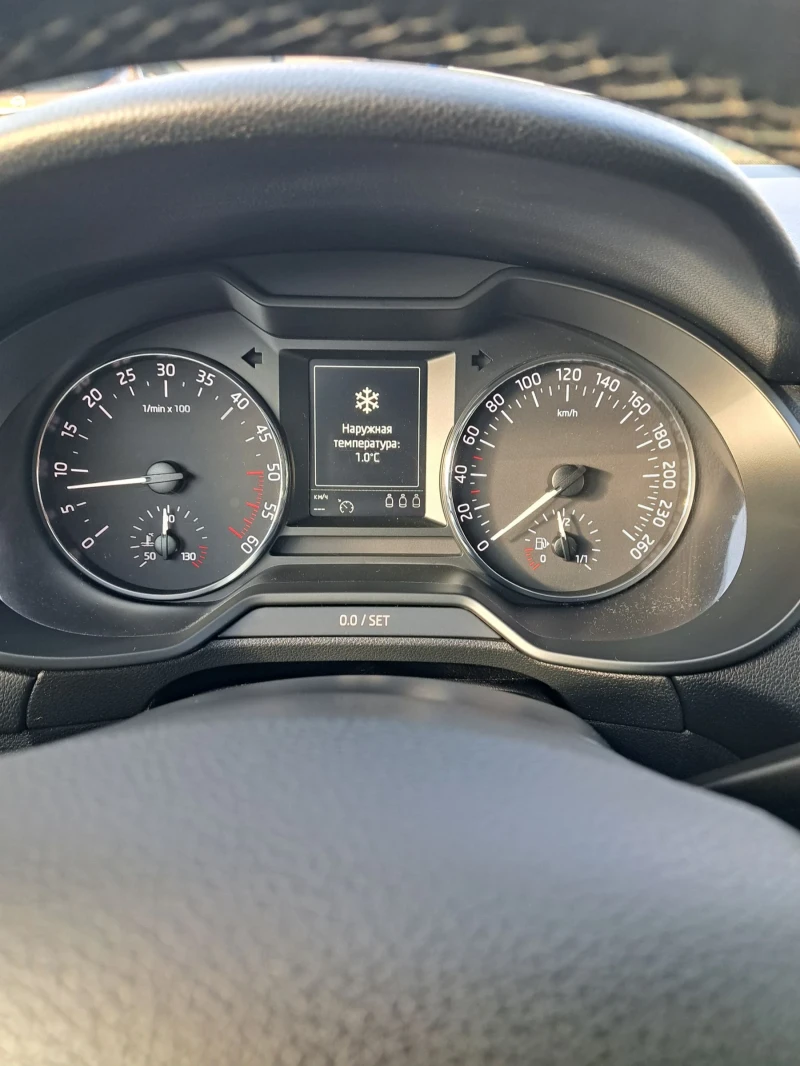 Skoda Octavia 2.0 Automat, снимка 8 - Автомобили и джипове - 53075479