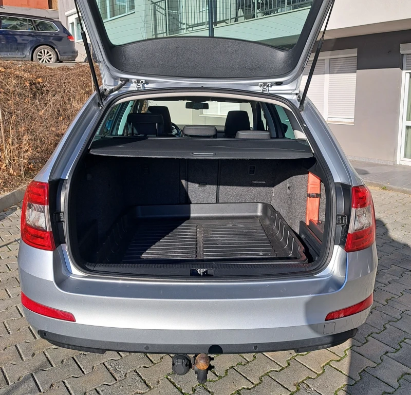 Skoda Octavia 2.0 Automat, снимка 10 - Автомобили и джипове - 53075479