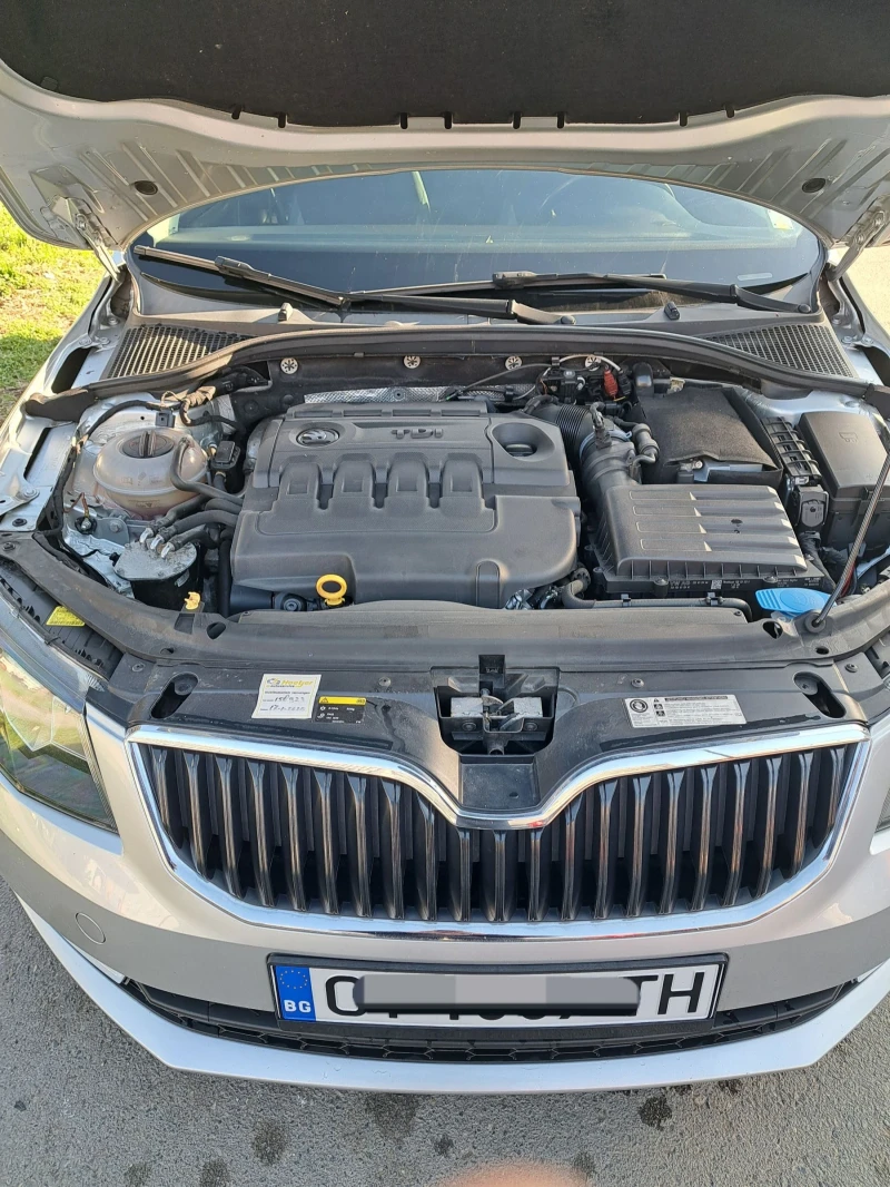 Skoda Octavia 2.0 Automat, снимка 9 - Автомобили и джипове - 53075479