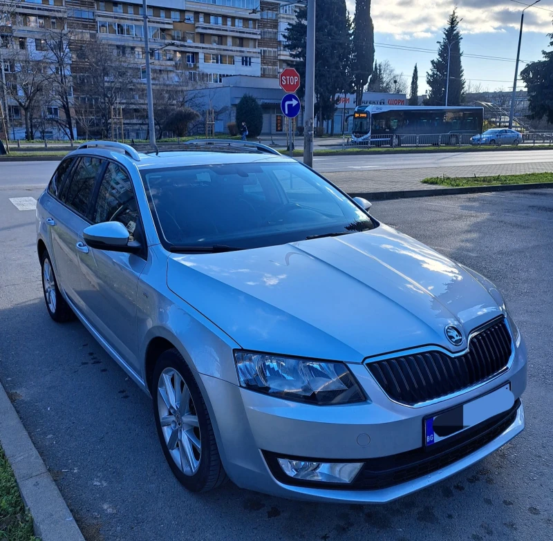 Skoda Octavia 2.0 Automat, снимка 5 - Автомобили и джипове - 53075479