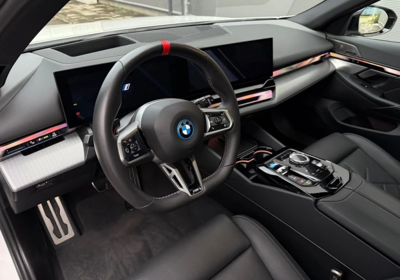 BMW i5 M60 xDrive, снимка 5 - Автомобили и джипове - 53123010