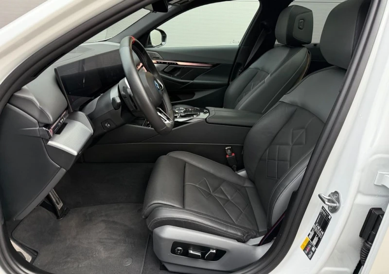 BMW i5 M60 xDrive, снимка 11 - Автомобили и джипове - 53123010