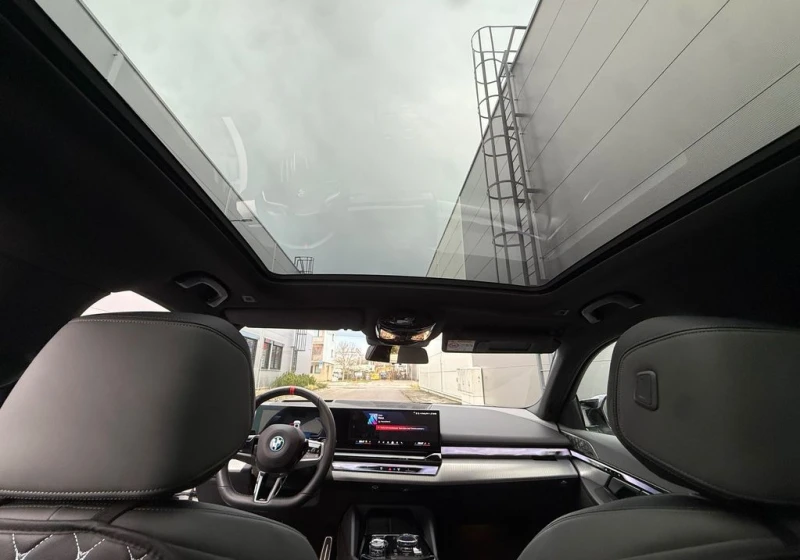 BMW i5 M60 xDrive, снимка 8 - Автомобили и джипове - 53123010