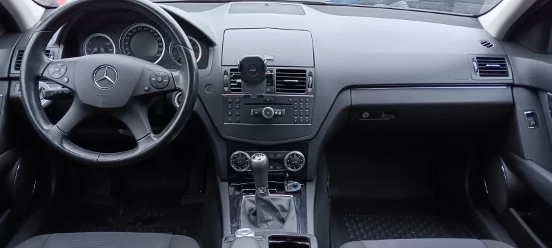 Mercedes-Benz C 180 Kompressor, снимка 9 - Автомобили и джипове - 53296391