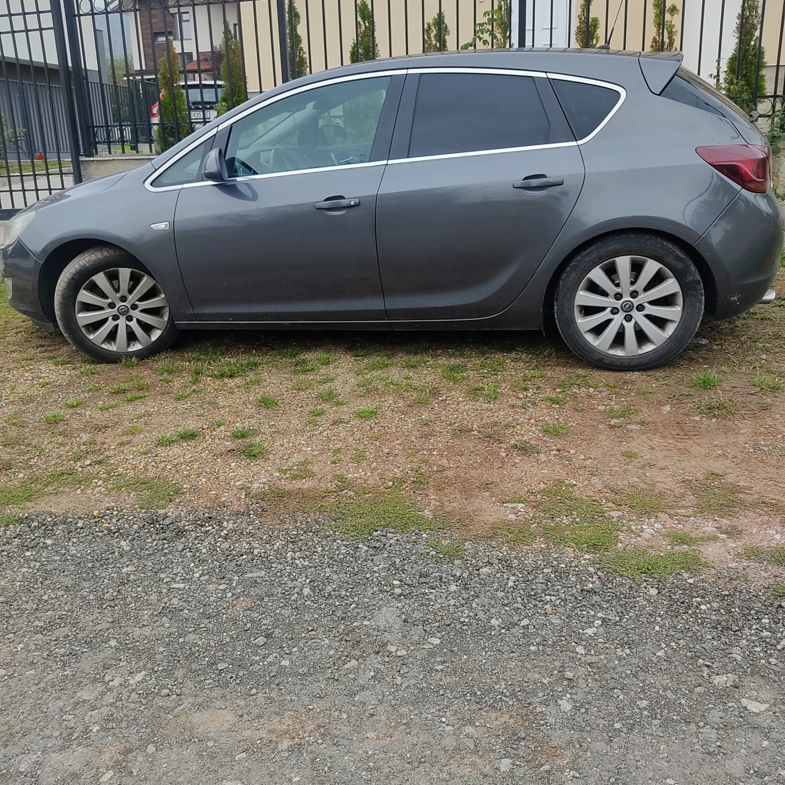 Opel Astra J, снимка 1