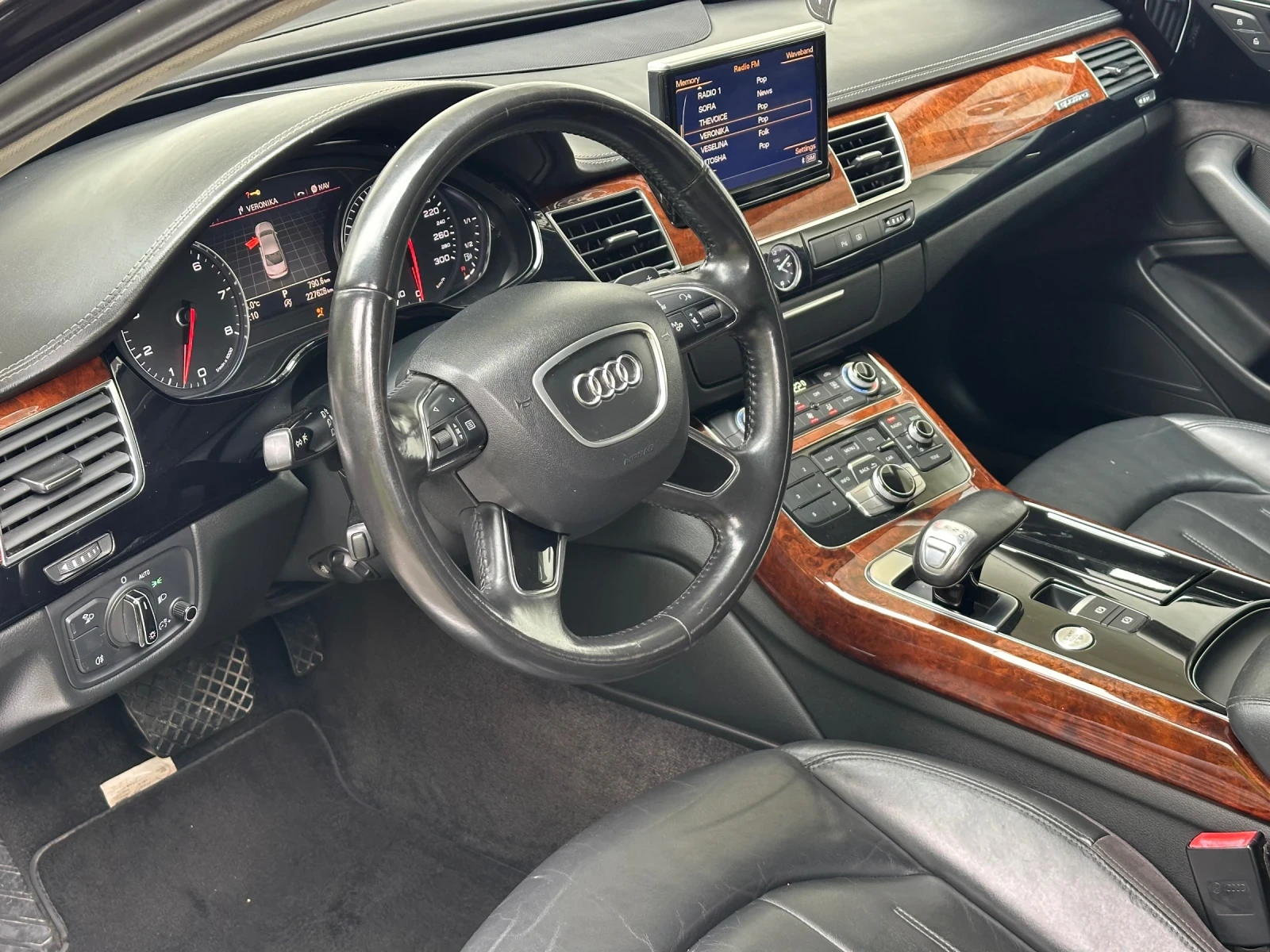 Audi A8 3.0TFSI / LONG / ВАКУУМ / РЕГИСТРИРАН - изображение 9