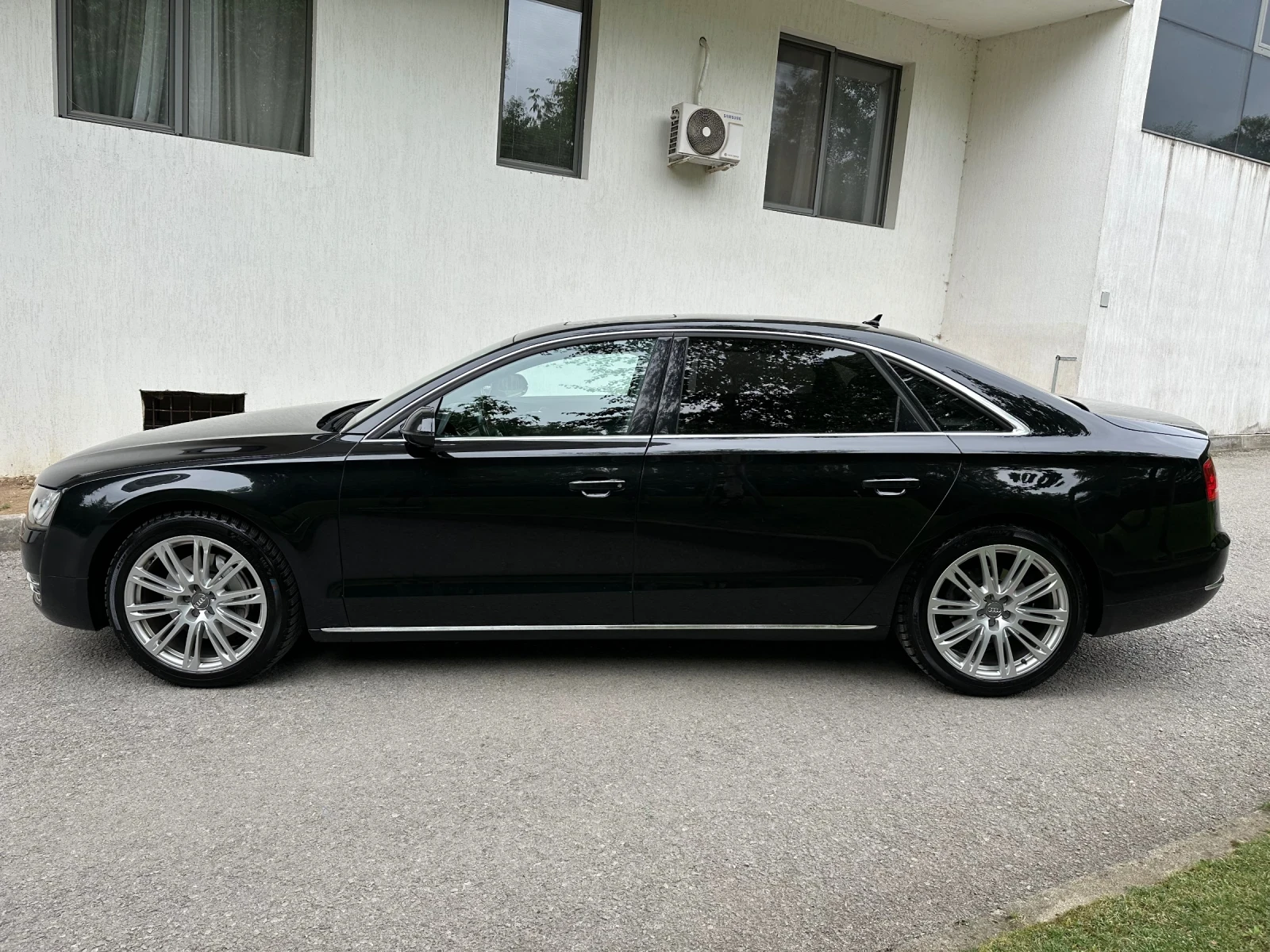 Audi A8 3.0TFSI / LONG / ВАКУУМ / РЕГИСТРИРАН - изображение 4