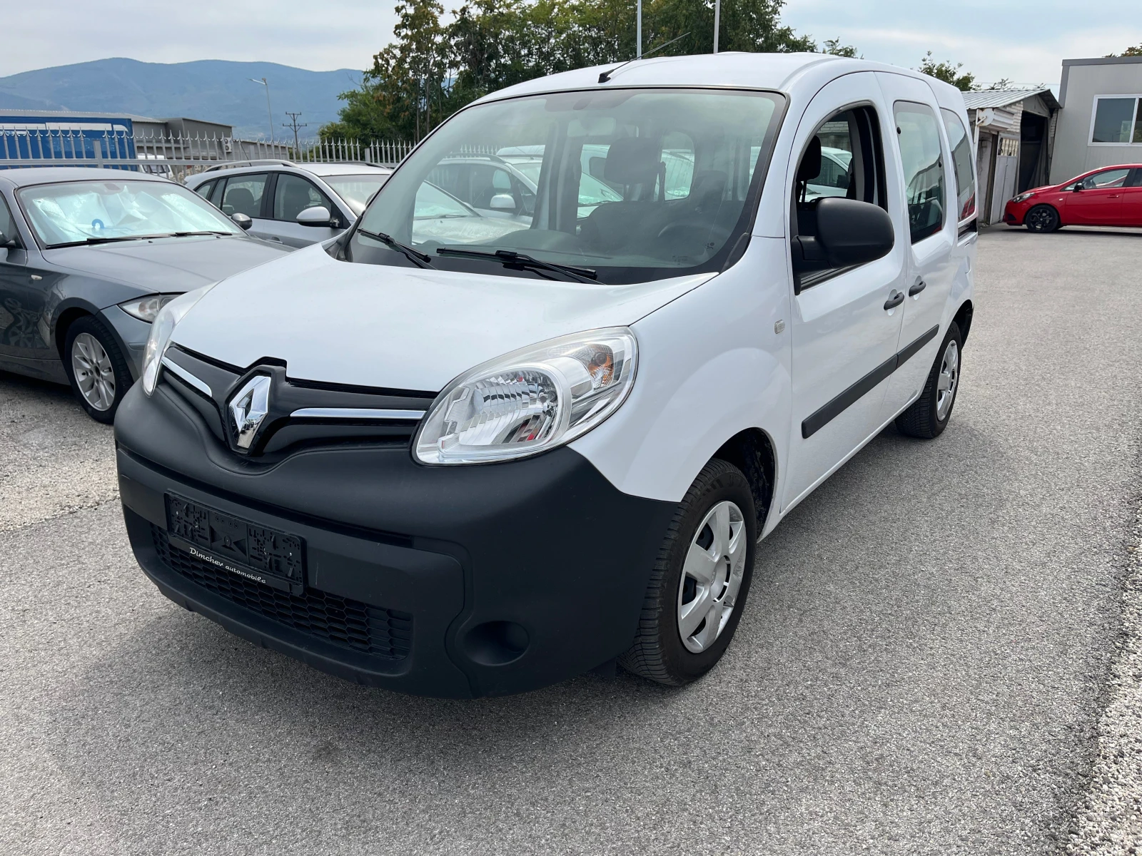 Renault Kangoo 1.2 i 114k.c - изображение 2