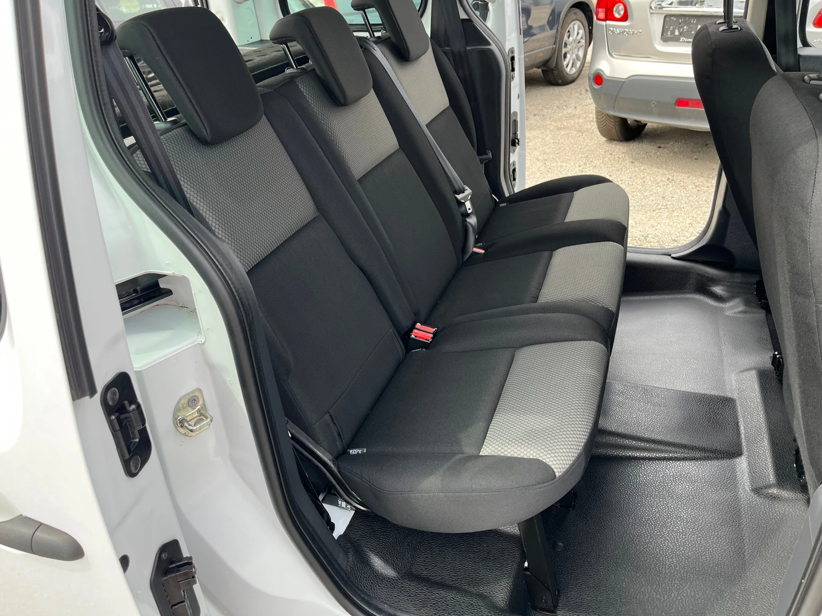 Renault Kangoo 1.2 i 114k.c - изображение 10
