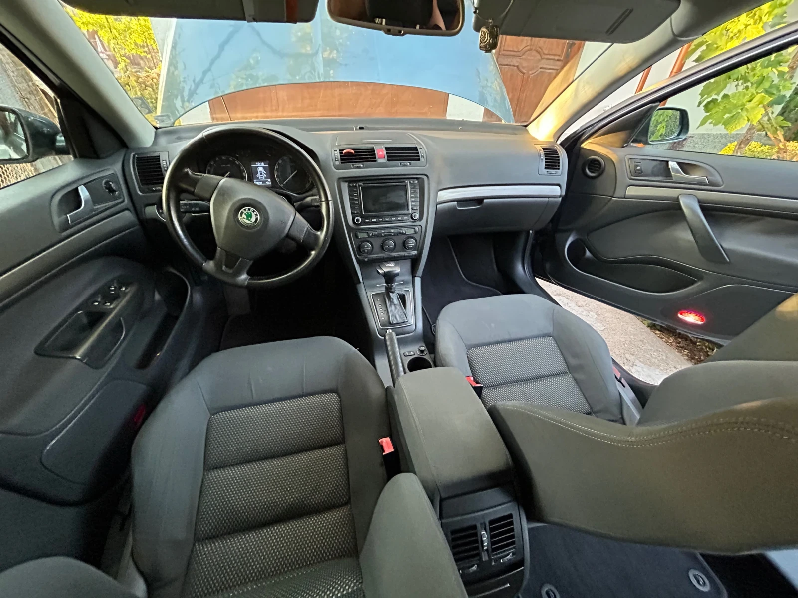 Skoda Octavia II 1.9 TDI DSG | Mobile.bg — изображение 12