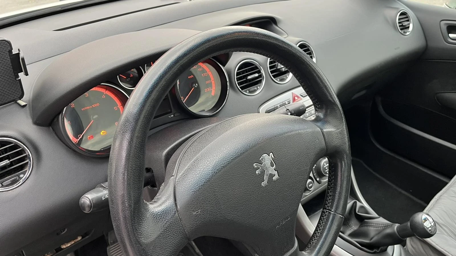 Peugeot 308 1.6 HDI - изображение 7