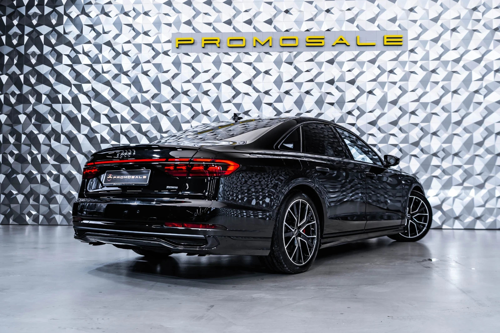 Audi A8 60 TFSI E-tron* Exclusive* Лизинг* B&O - изображение 4