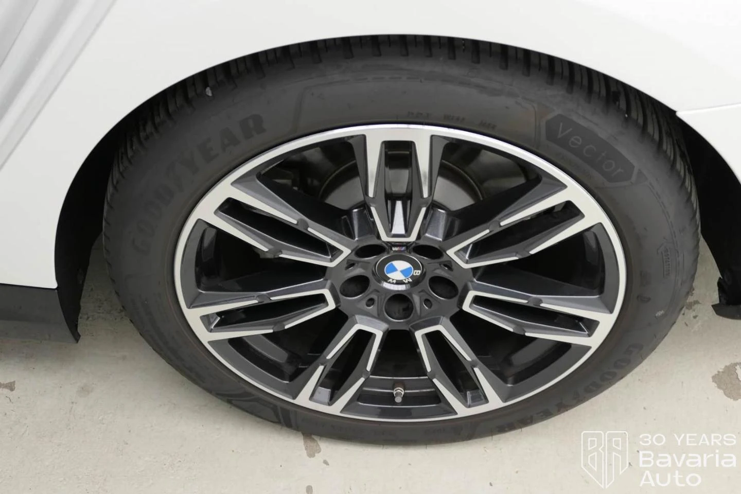 BMW 520 i Touring M Sport Paket Steptronic | Mobile.bg   12
