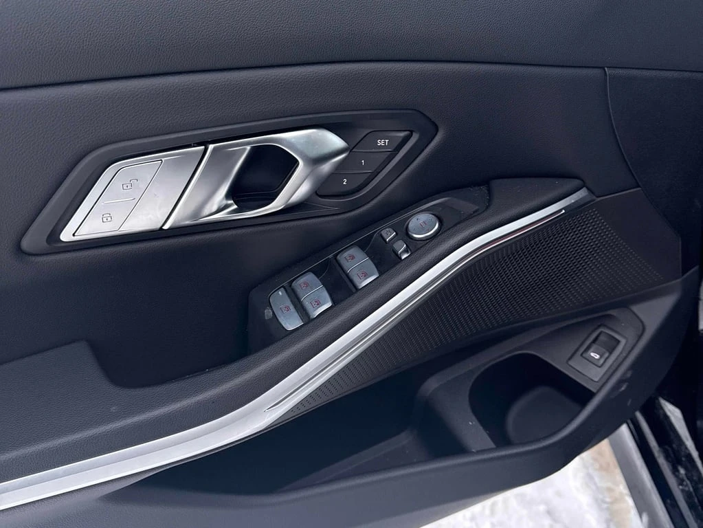 BMW 330 * xDrive * CARFAX * �������� * ������ * ������� | Mobile.bg � ����������� 13