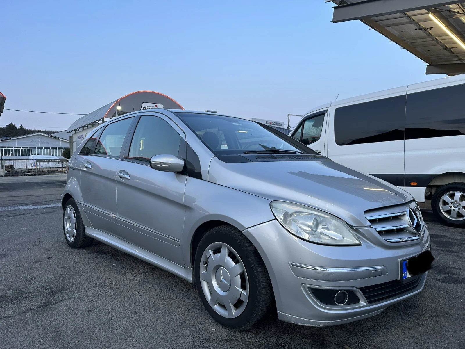 Mercedes-Benz B 180, снимка 2 - Автомобили и джипове - 53880597