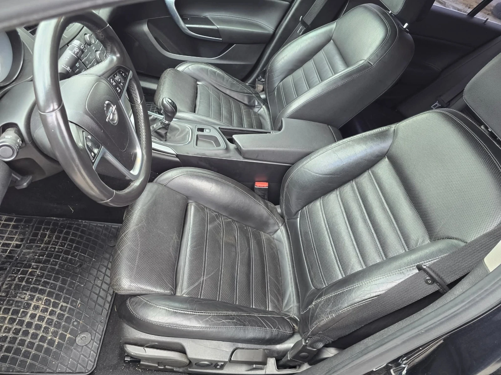 Opel Insignia, снимка 7 - Автомобили и джипове - 53927848