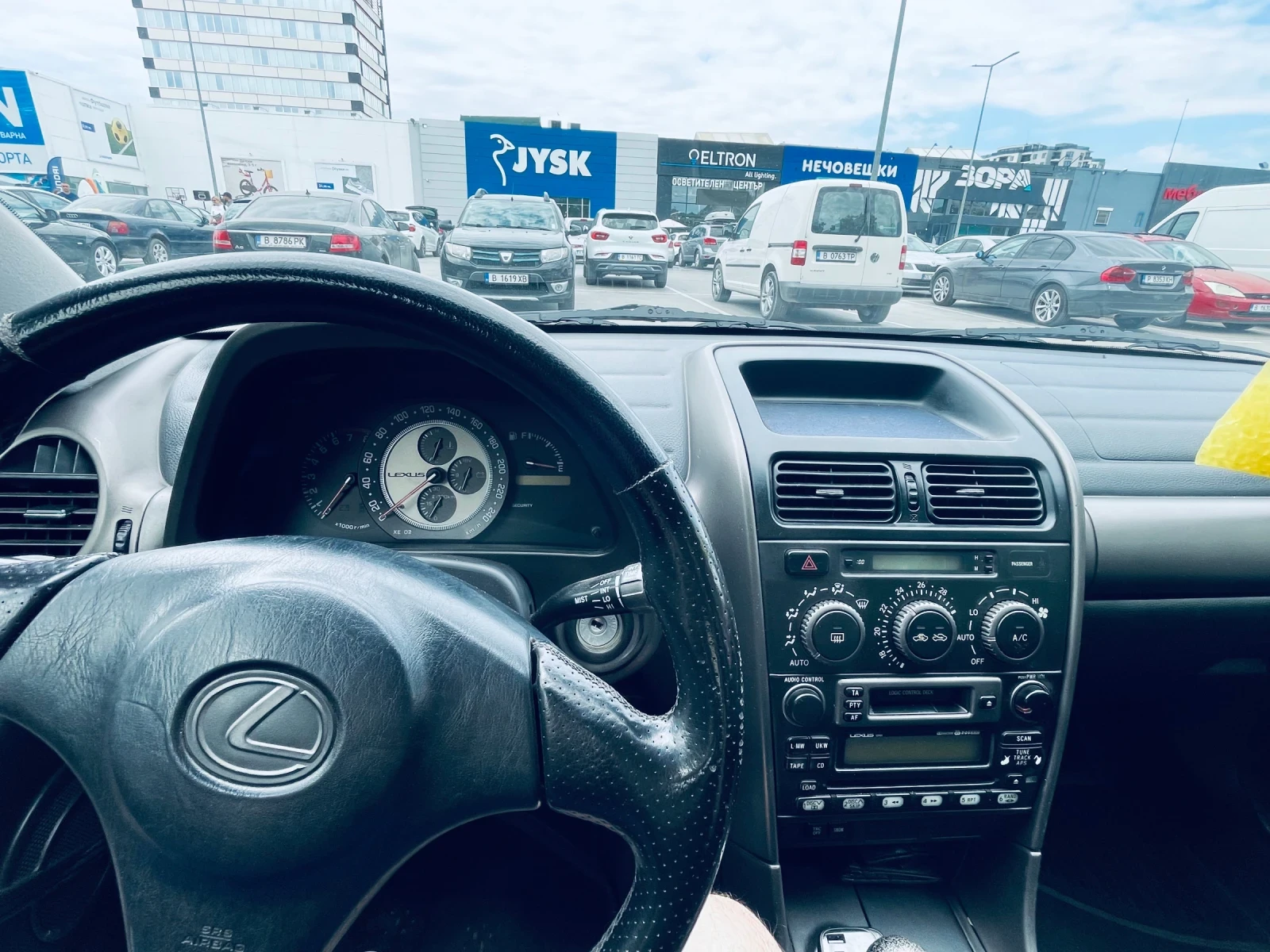 Lexus IS 200, снимка 5 - Автомобили и джипове - 53929231