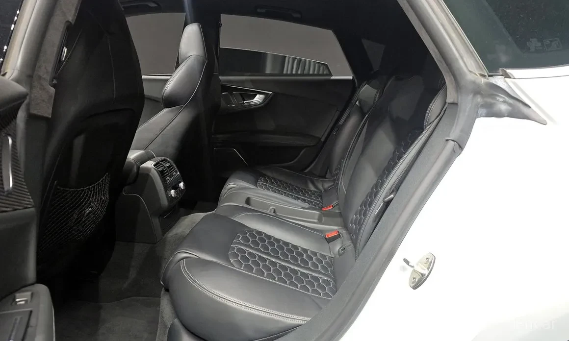 Audi Rs7 DISTRONIC / CARBON / BANG&OLUFESEN / HEADUP , снимка 16 - Автомобили и джипове - 54008992