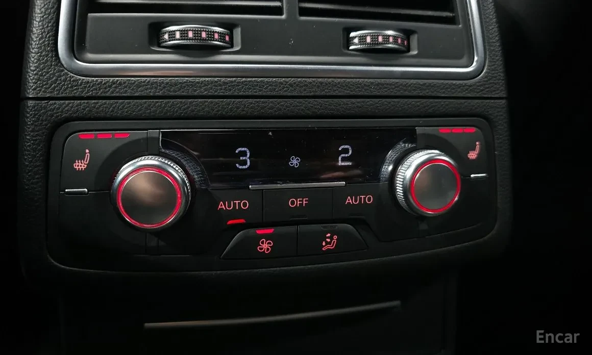 Audi Rs7 DISTRONIC / CARBON / BANG&OLUFESEN / HEADUP , снимка 17 - Автомобили и джипове - 54008992