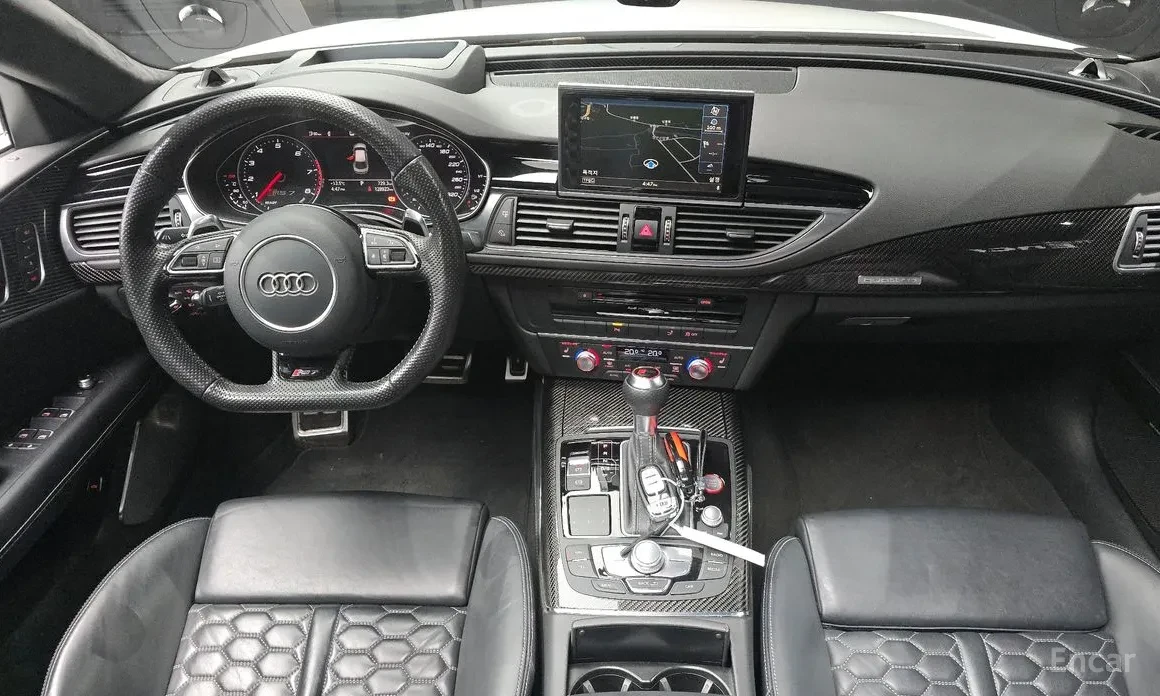 Audi Rs7 DISTRONIC / CARBON / BANG&OLUFESEN / HEADUP , снимка 8 - Автомобили и джипове - 54008992