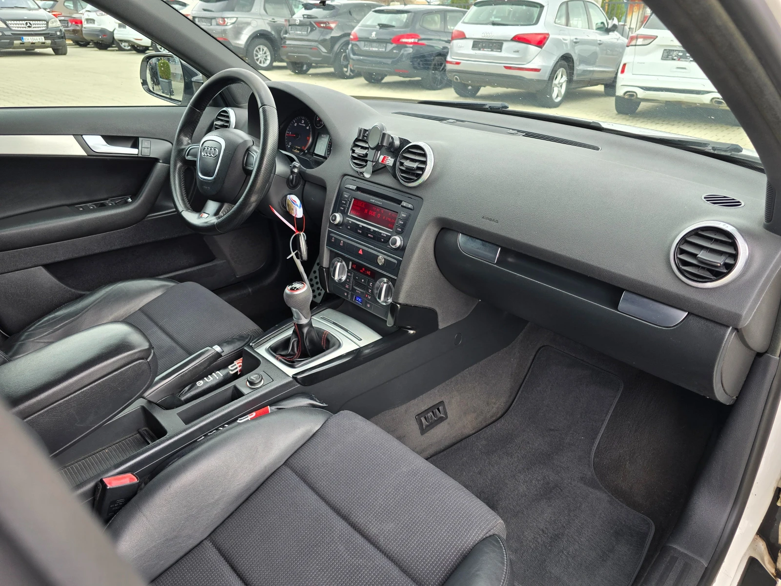 Audi A3 2.0TDI, 3X s-Line, 6 ск., Facelift! , снимка 13 - Автомобили и джипове - 54110320