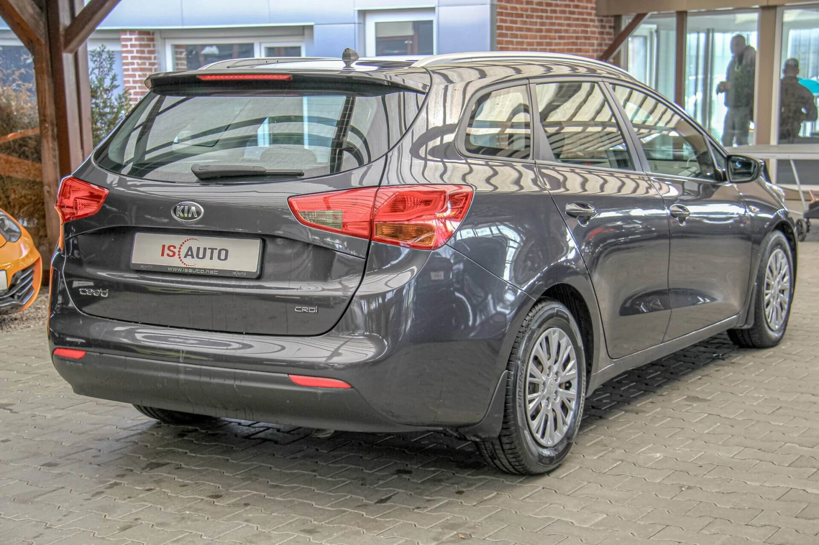 Kia Ceed 1.6CRDI/Климатик/МултиВолан/USB/Android, снимка 4 - Автомобили и джипове - 54357948
