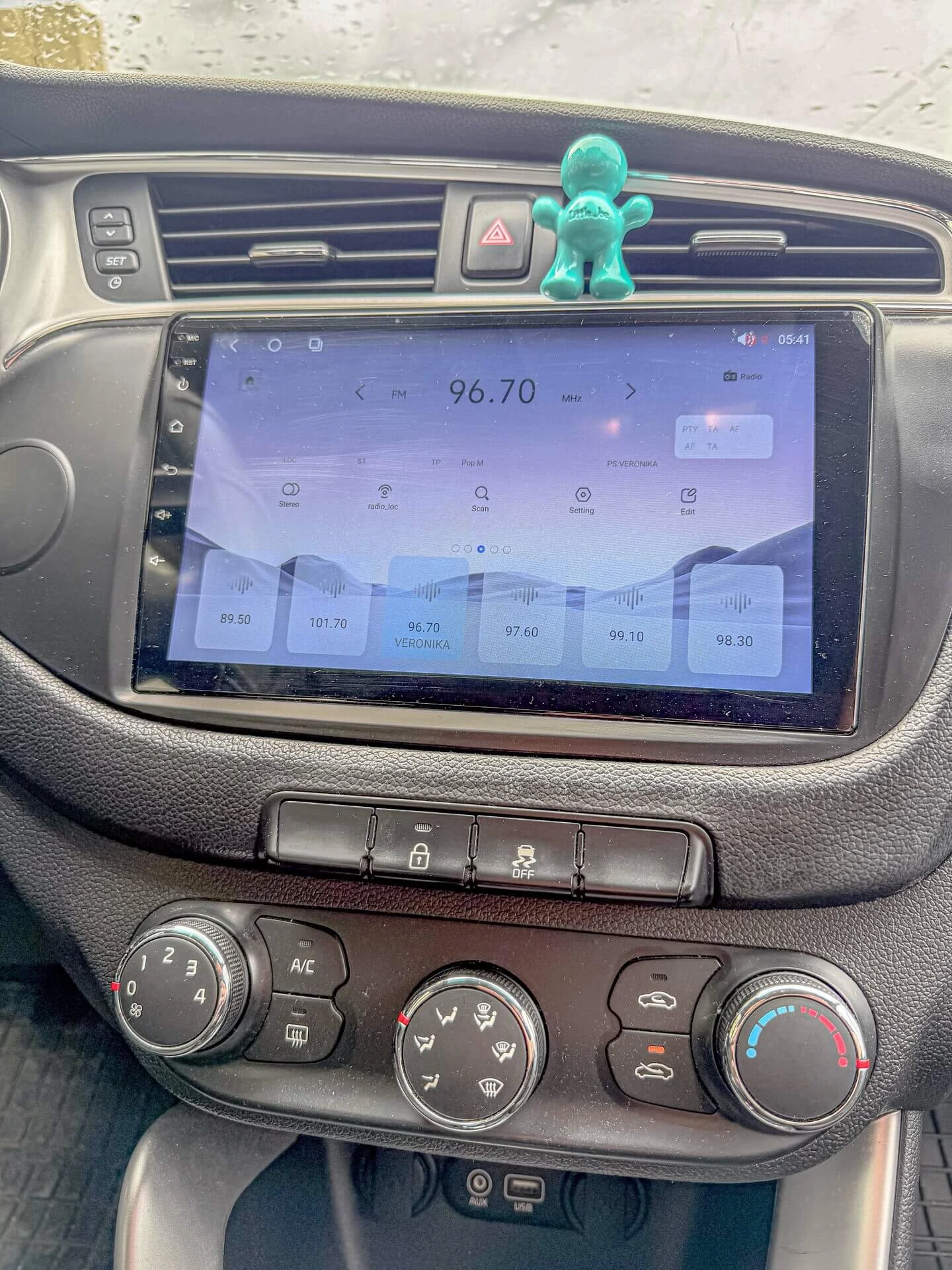 Kia Ceed 1.6CRDI/Климатик/МултиВолан/USB/Android, снимка 11 - Автомобили и джипове - 54357948