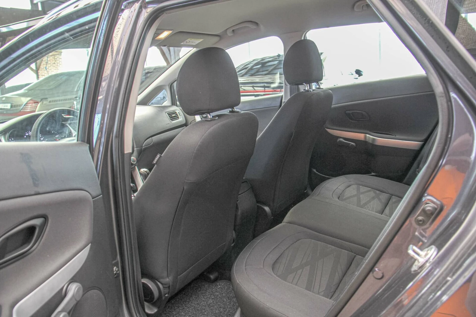 Kia Ceed 1.6CRDI/Климатик/МултиВолан/USB/Android, снимка 8 - Автомобили и джипове - 54357948