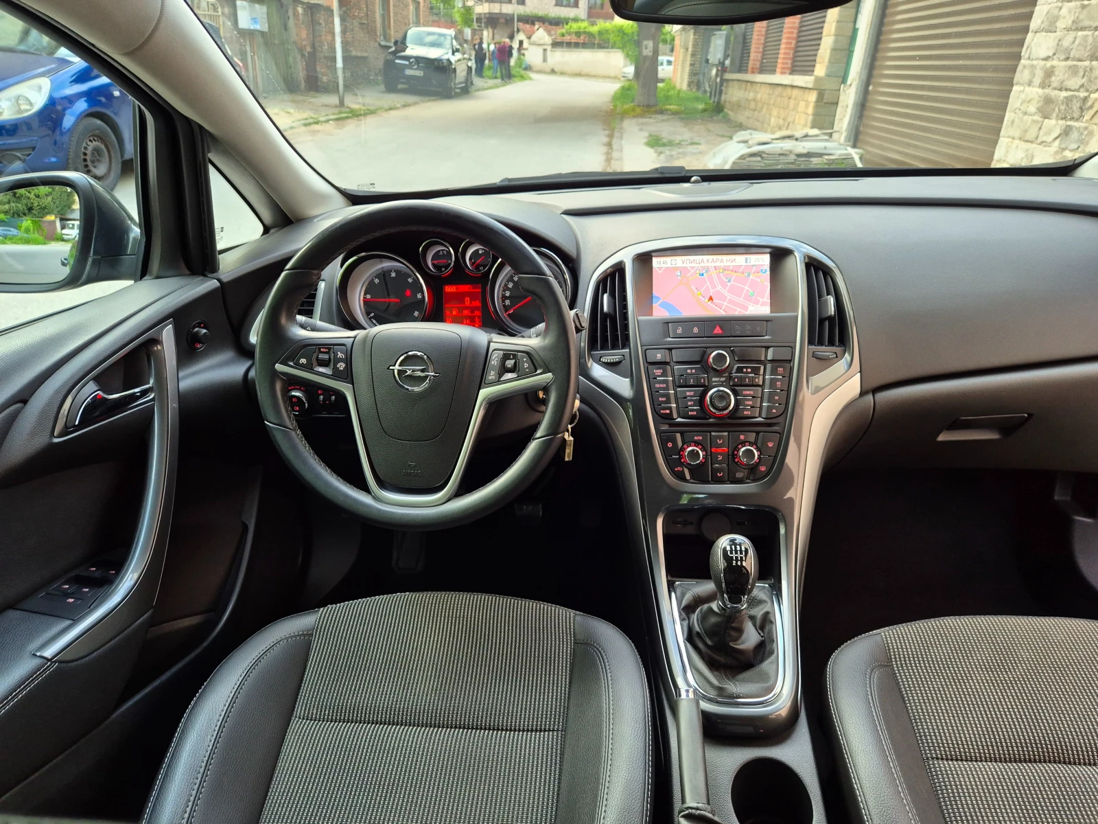Opel Astra 1.7d-COSMO-нави-LED, снимка 13 - Автомобили и джипове - 54497186