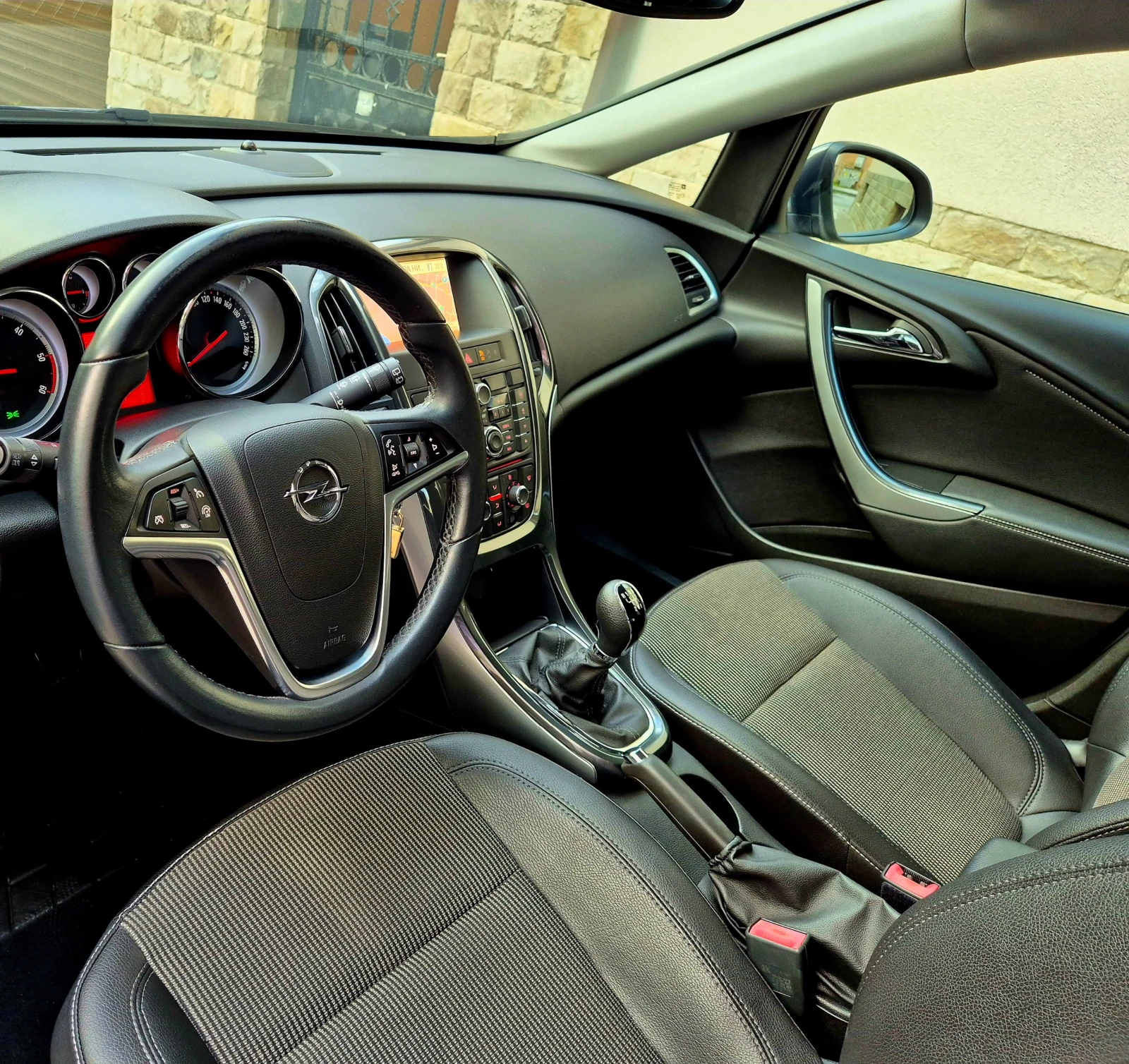 Opel Astra 1.7d-COSMO-нави-LED, снимка 11 - Автомобили и джипове - 54497186