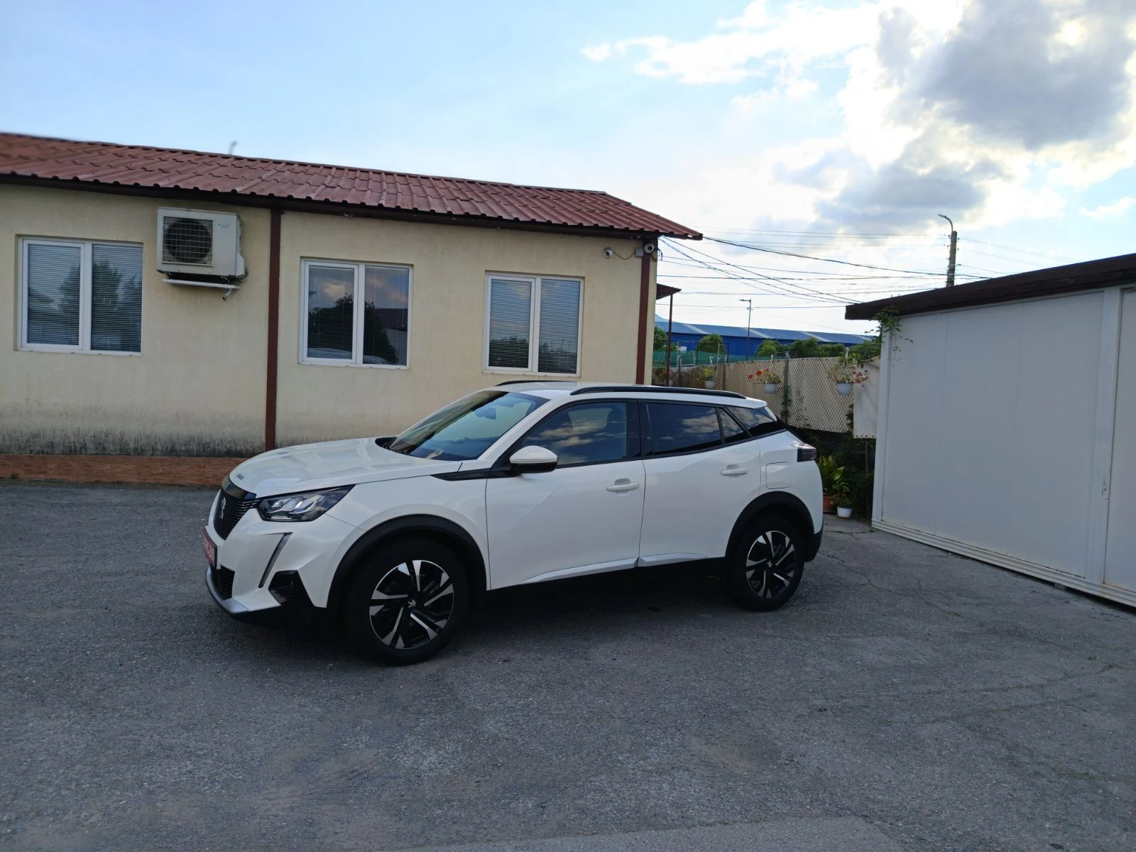 Peugeot 2008 PureTech Allure Pack i-Cockpit Бяла Перла, снимка 8 - Автомобили и джипове - 54839242
