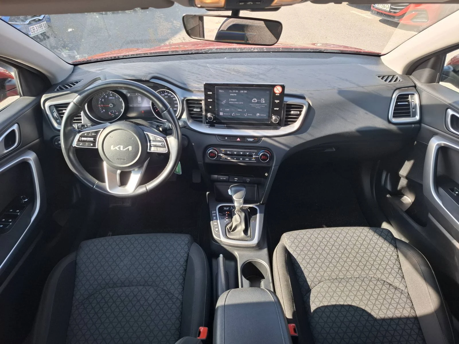 Kia Ceed 1.5 T-gdi Comfort , снимка 8 - Автомобили и джипове - 54844098