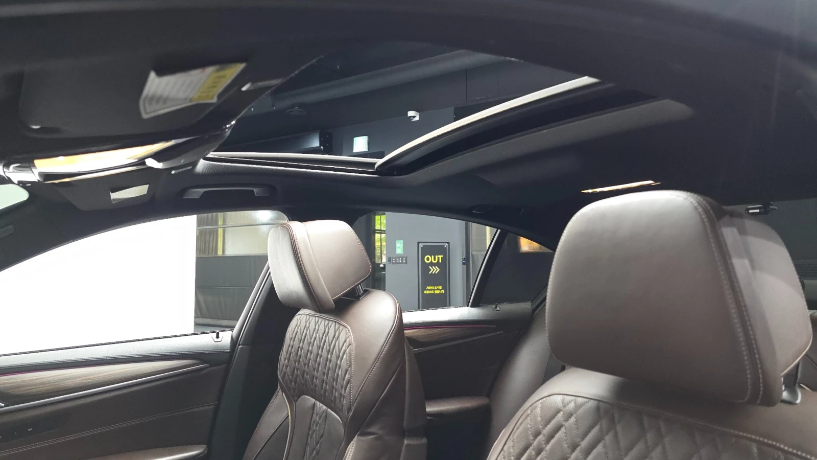 BMW 530 M ПАКЕТ/ПОДГРЕВ/ПАМЕТ/HEAD-UP/ШИБЕДАХ, снимка 15 - Автомобили и джипове - 55049400
