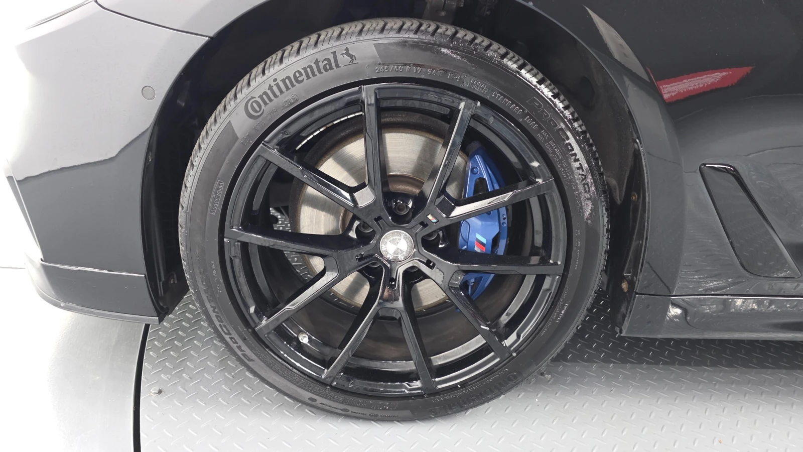 BMW 530 M ПАКЕТ/ПОДГРЕВ/ПАМЕТ/HEAD-UP/ШИБЕДАХ, снимка 4 - Автомобили и джипове - 55049400