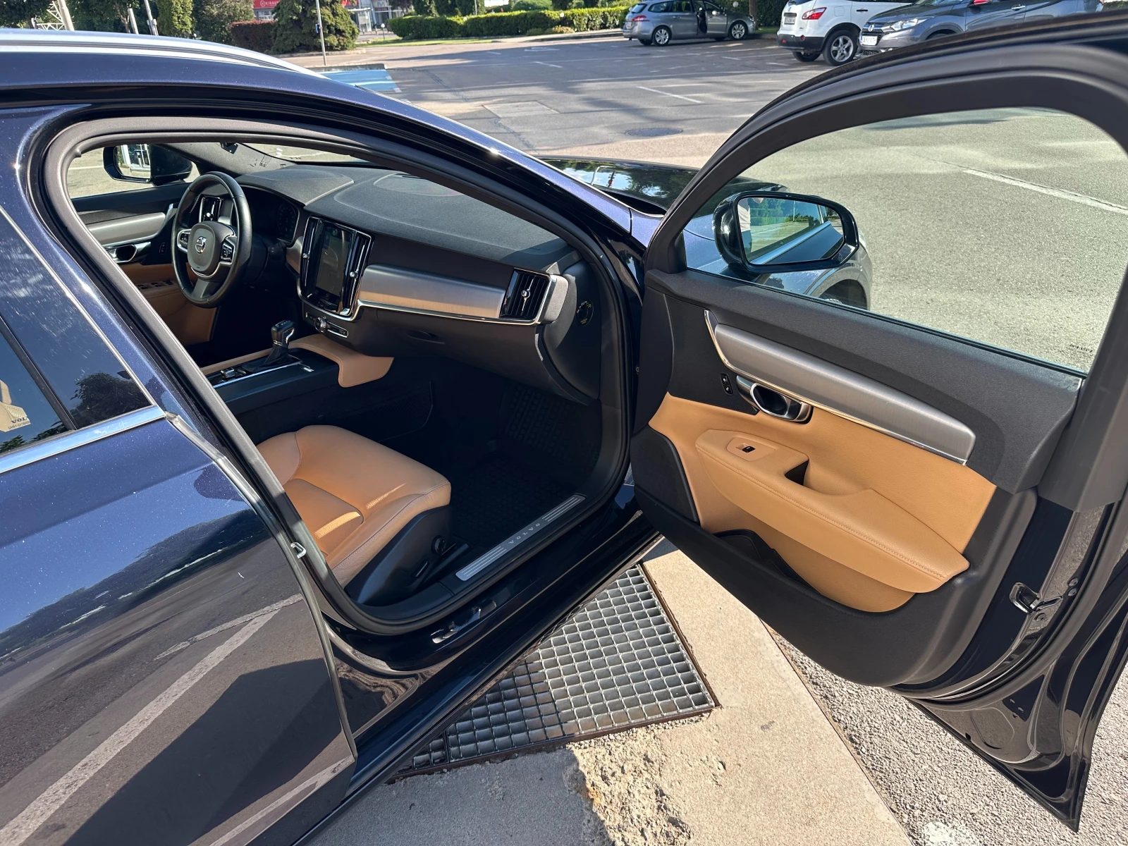 Volvo V90 D4, снимка 9 - Автомобили и джипове - 55243891